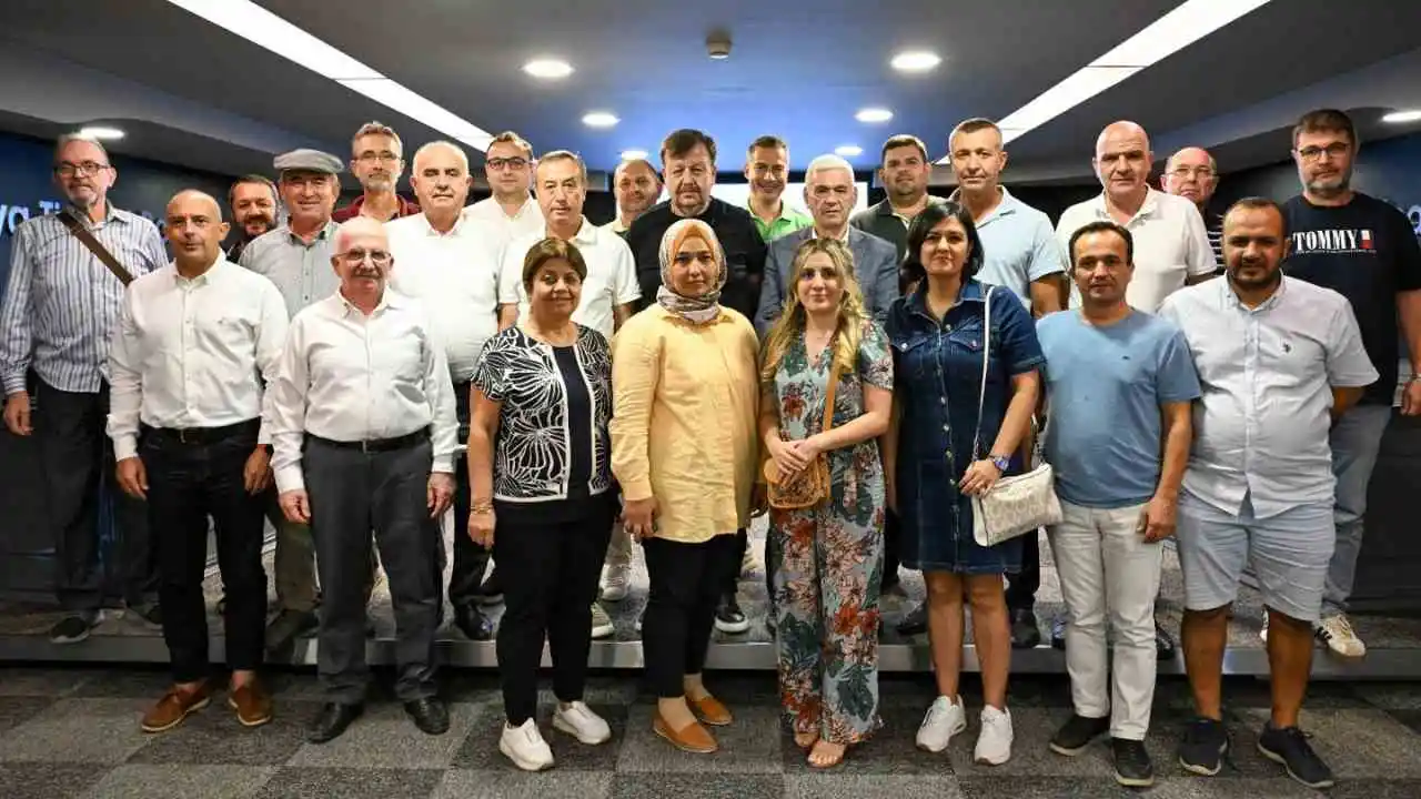 akdenizgercek-zeytin-hasadi-antalyada-masaya-yatirildi-1.webp