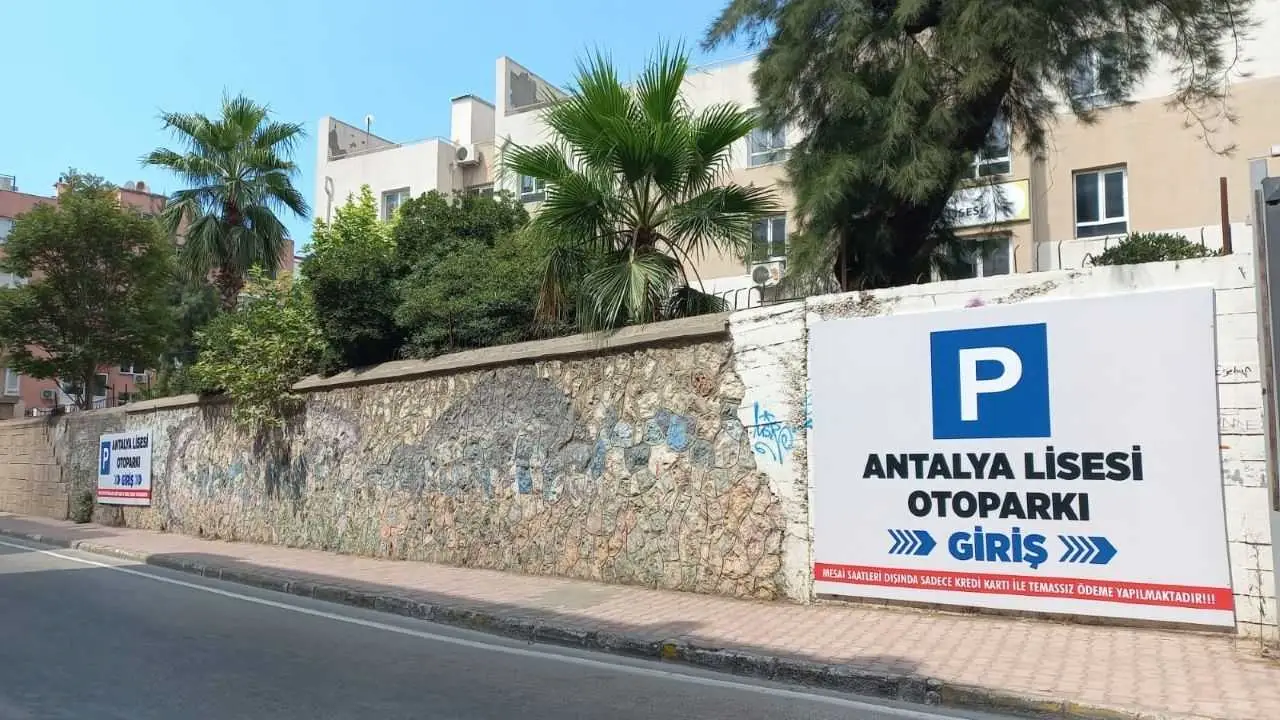 akdenizgercekotopark-yapilan-antalya-lisesi-bahcesi-icin-dava-sureci-basliyor4.webp