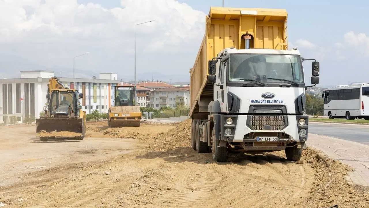 akdenizgercekmanavgatin-o-caddesinde-trafik-cilesi-bitiyor2.webp