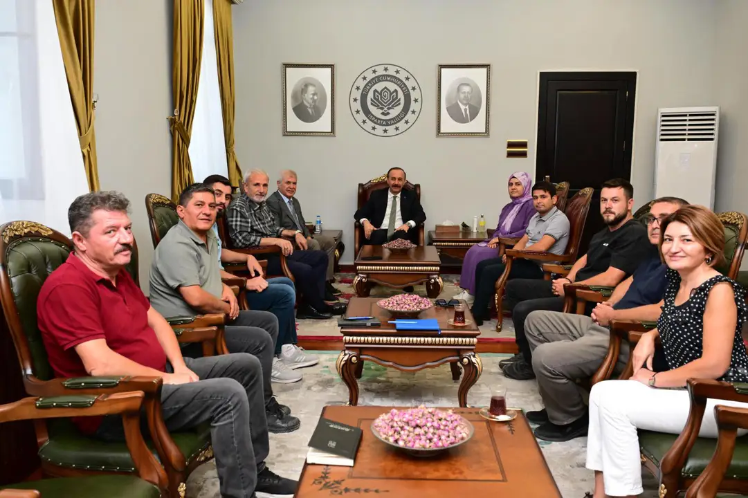 hasada-15-gun-kala-vurdu-150-bin-ton-elma-delik-desik-oldu-5.webp