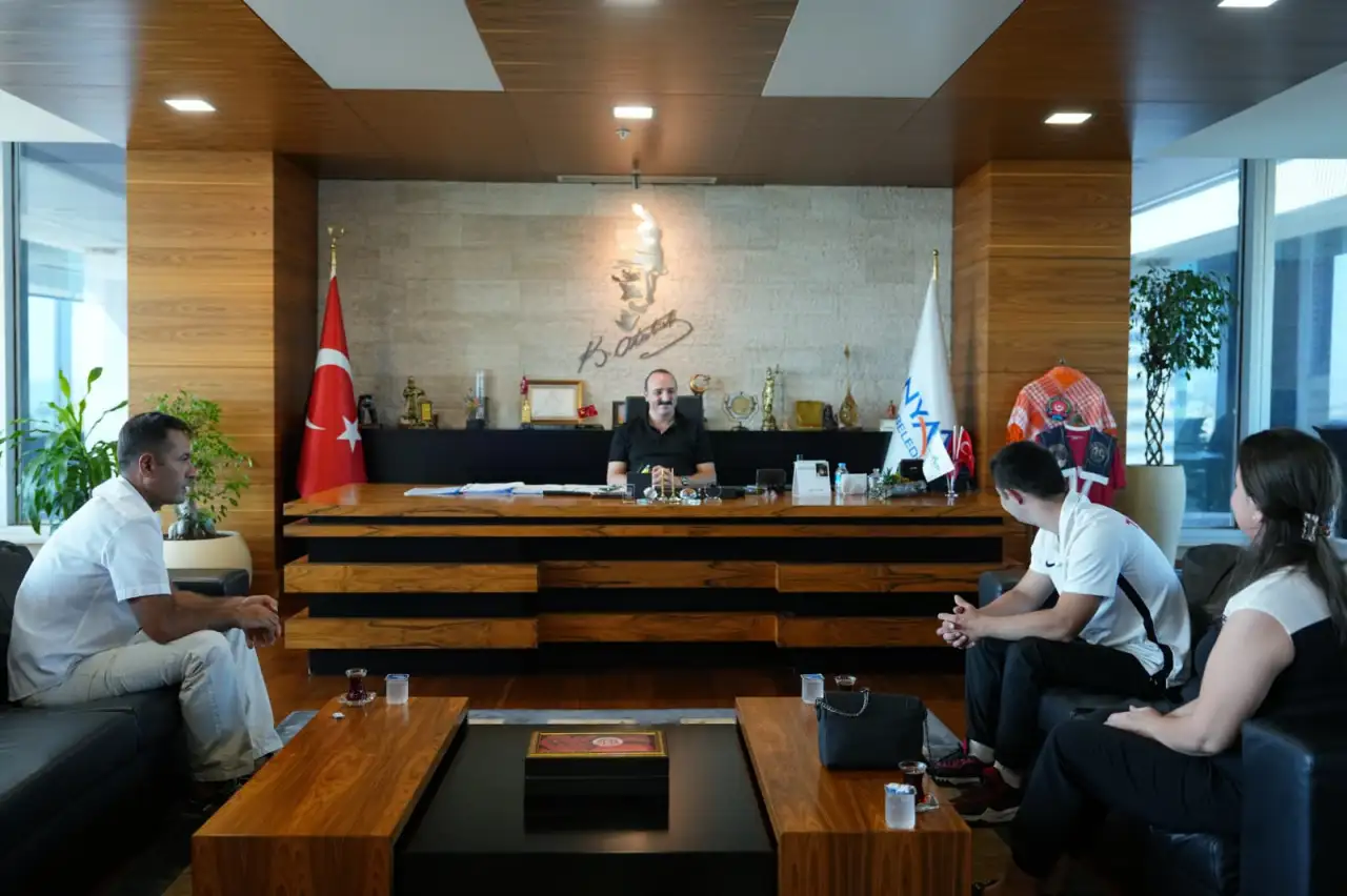 baskan-kotandan-milli-yuzucuye-destek-1akdenizgerceks.webp