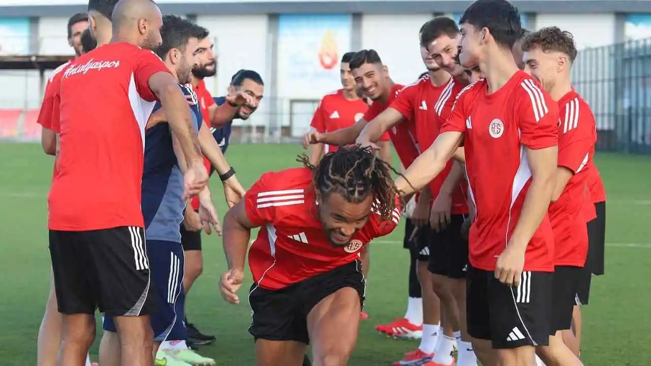 akdenizgercek-antalyaspor-samsunspor-1.webp