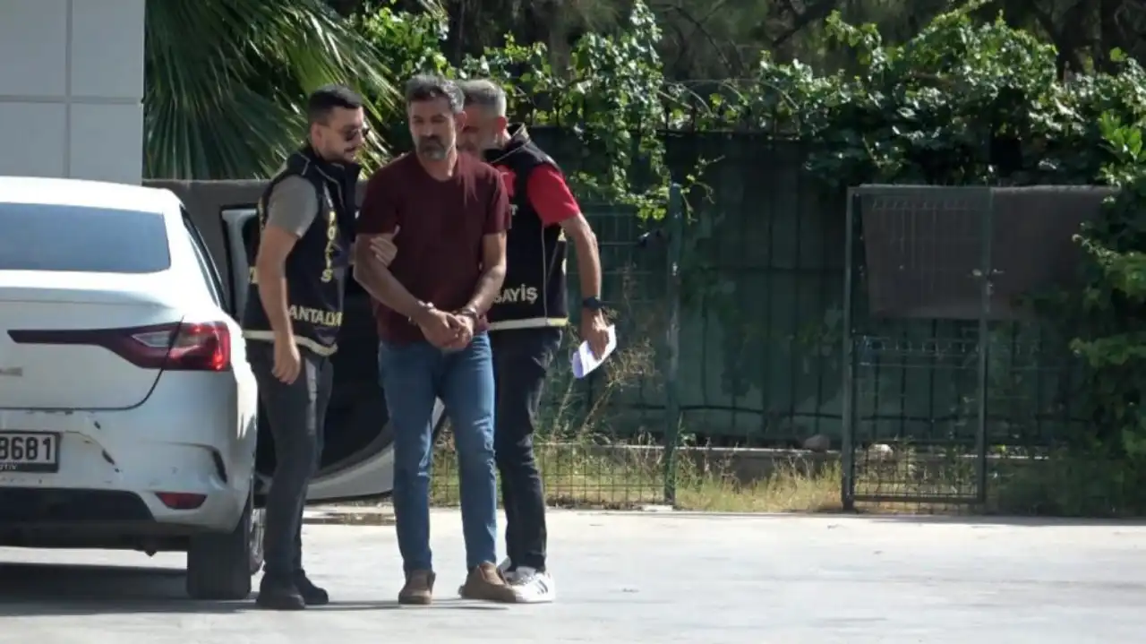 antalyada-eski-esini-esarpla-bogarak-olduren-cani-tutuklandi.webp