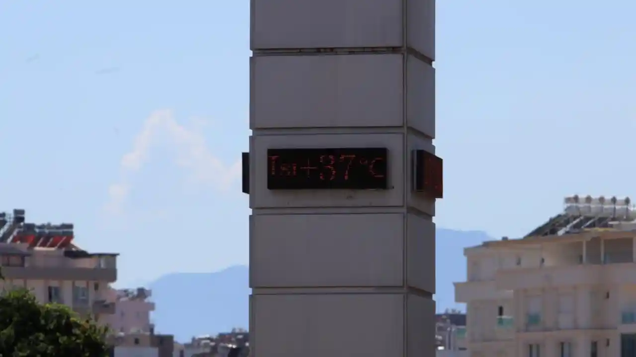 akdenizgercek-antalyada-yazdan-kacis-yok-2.webp