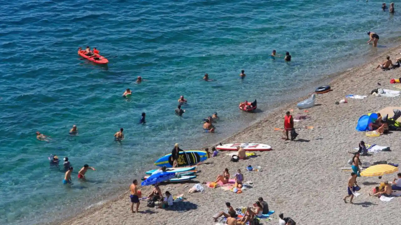akdenizgercek-antalyada-yazdan-kacis-yok-4.webp