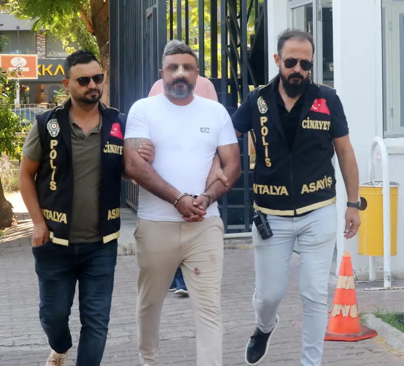 antalyada-restoran-sahibi-olduruldu-trabzonsporlu-efsanenin-oglu-cikti-7.webp