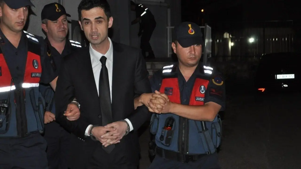 akdenizgercekgelendost-belediye-baskani-ve-20-sanik-hakim-karsisina-cikti2.webp