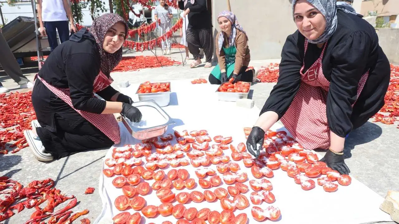 akdenizgercekhatayli-kadinlar-deprem-sonrasi-uretimle-hayata-tutunuyor2.webp