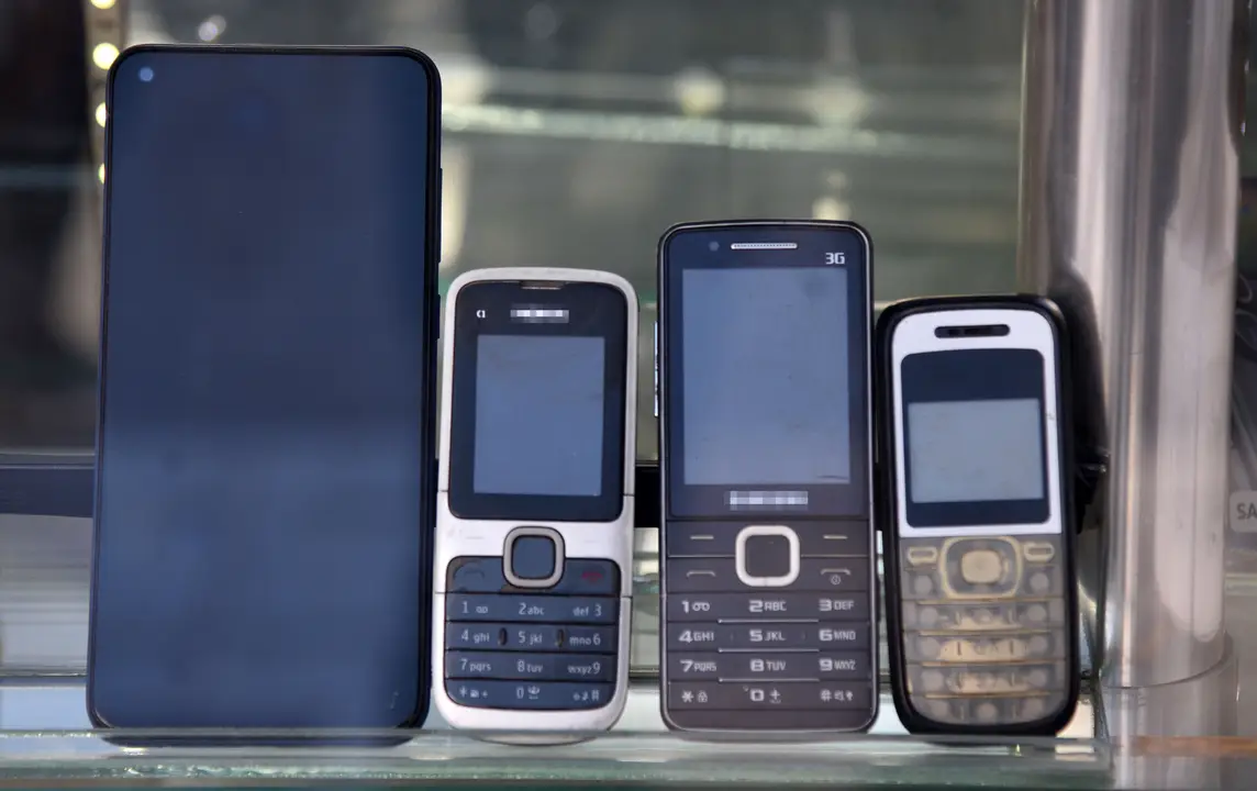 tuslu-telefonlar-geri-dondu-1000-5-bin-tl-arasinda-degisiyor-veliler-kapisiyor-5.webp