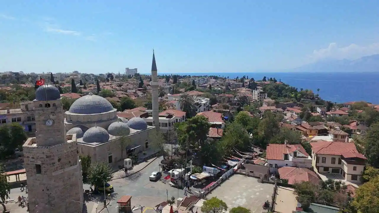 akdenizgercek-antalyada-konut-satislari-turkiyeyi-solladi-1.webp
