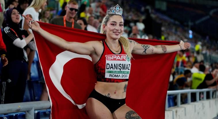 tugba-danismaz.jpg