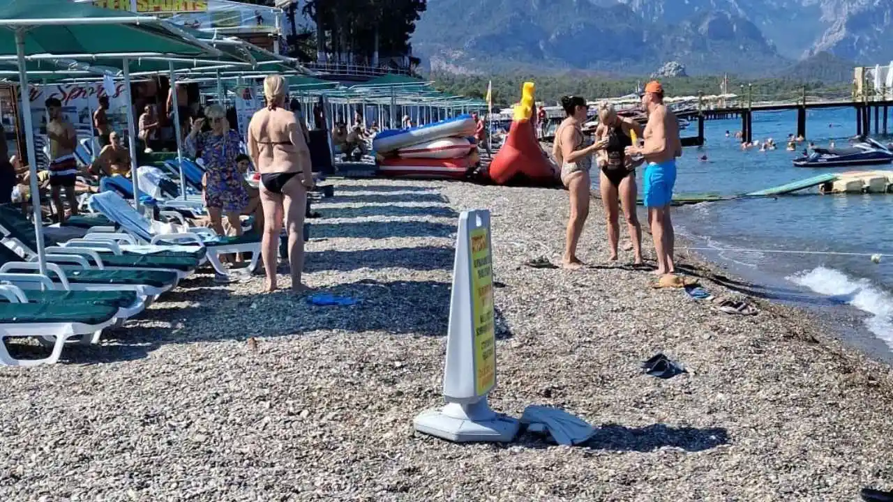 akdenizgercek-antalya-arkeoloji-muzesi-uc-gunde-yerle-bir-edildikemer-halk-plaji-krizi-cozuldu.webp