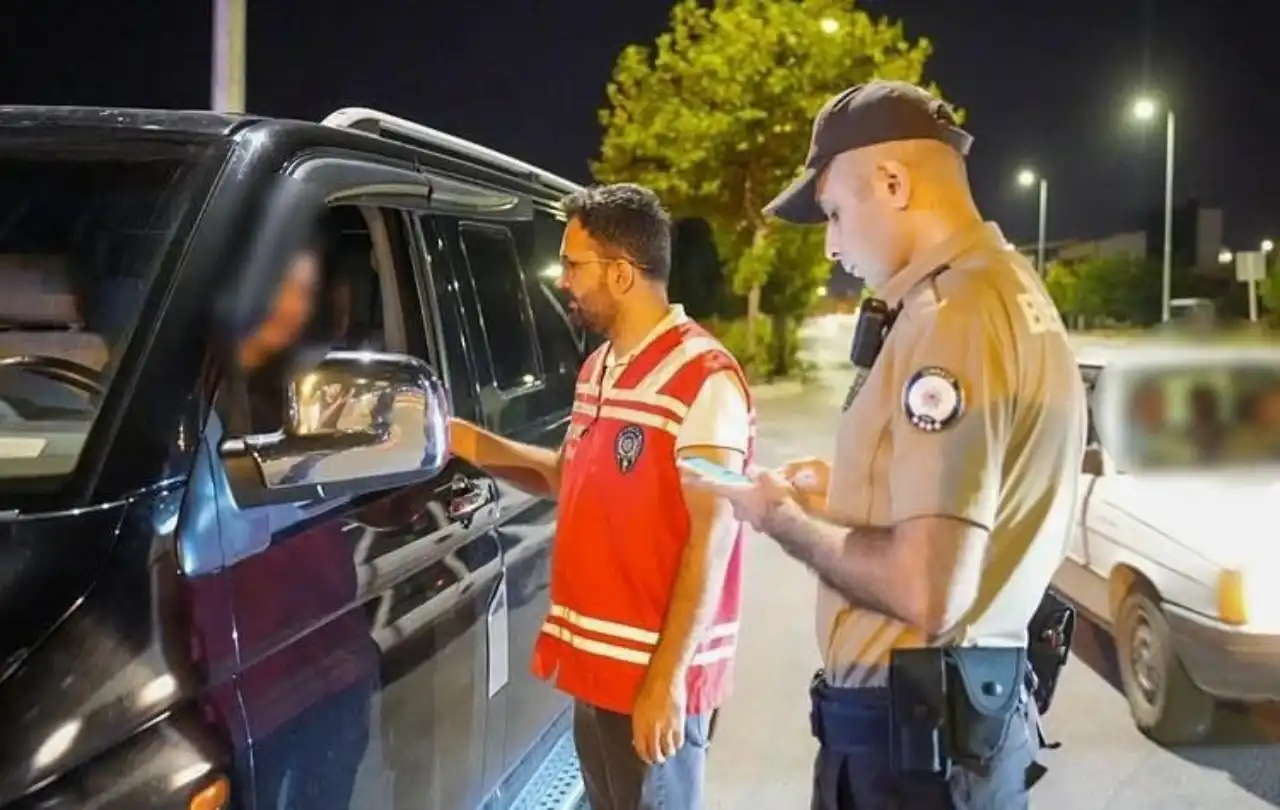 isparta-emniyeti-trafik-kuralina-uymayan-suruculere-goz-actirmadi-2.webp