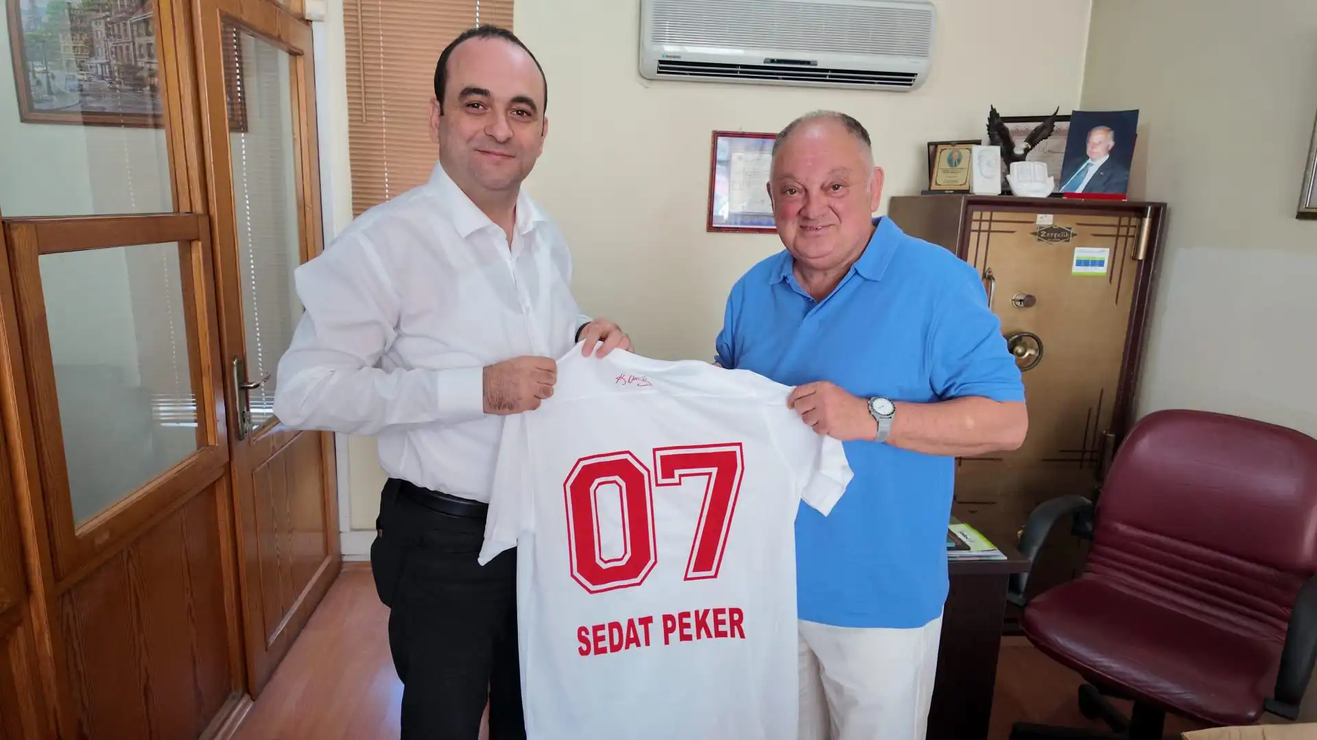 sedat-pekerden-kepezspor-futbol-a-s-ye-destek-3akdeniz-gercek.webp