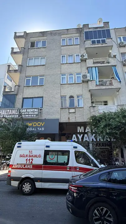 antalyada-supheli-olum-oglunun-cansiz-bedeniyle-karsilasti-2.webp