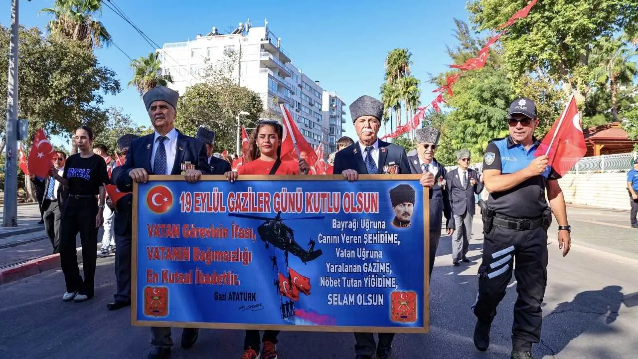 akdenizgercekantalyada-19-eylul-gaziler-gunu-2.webp