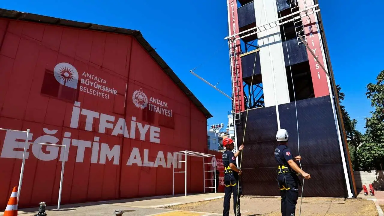 akdenizgercekantalyada-itfaiye-teskilati-guclendiriliyor3.webp