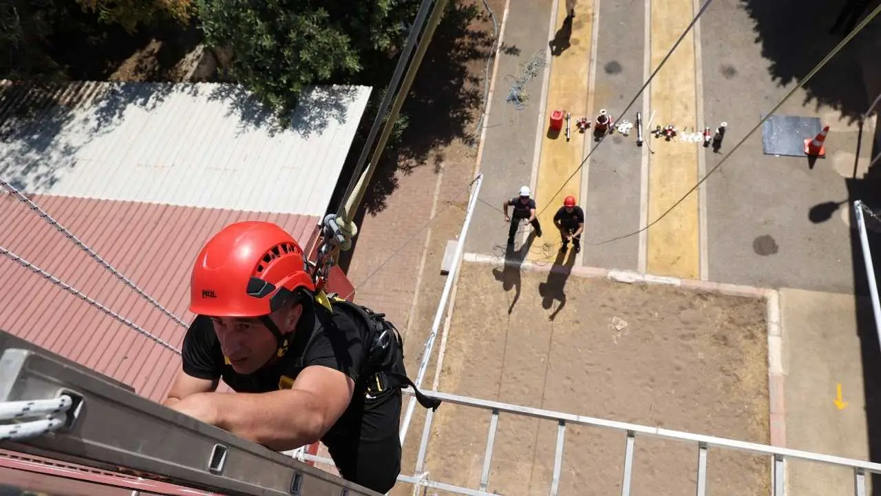 akdenizgercekantalyada-itfaiye-teskilati-guclendiriliyor4.webp
