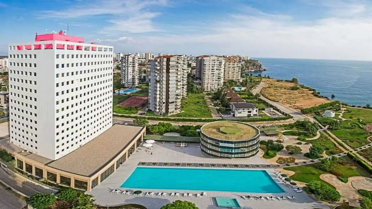 akdenizgercekantalyada-mimarlar-the-marmara-otel-plan-tadilatini-yargiya-tasidi4.webp