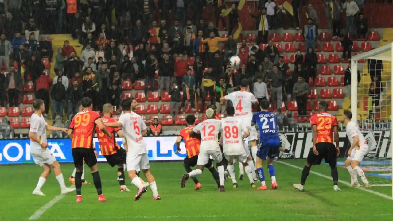 akdenizgercek-kayserispor-antalyaspor-1.webp