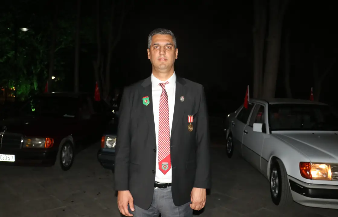 gaziler-klasik-otomobillerle-antalyayi-selamladi-4.webp