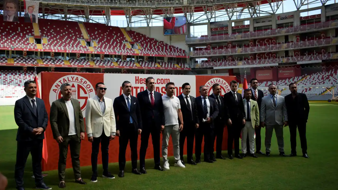 akdenizgercek-antalyaspor-taraftari-nerede-baskan-riza-percinden-acik-cagri-3.webp