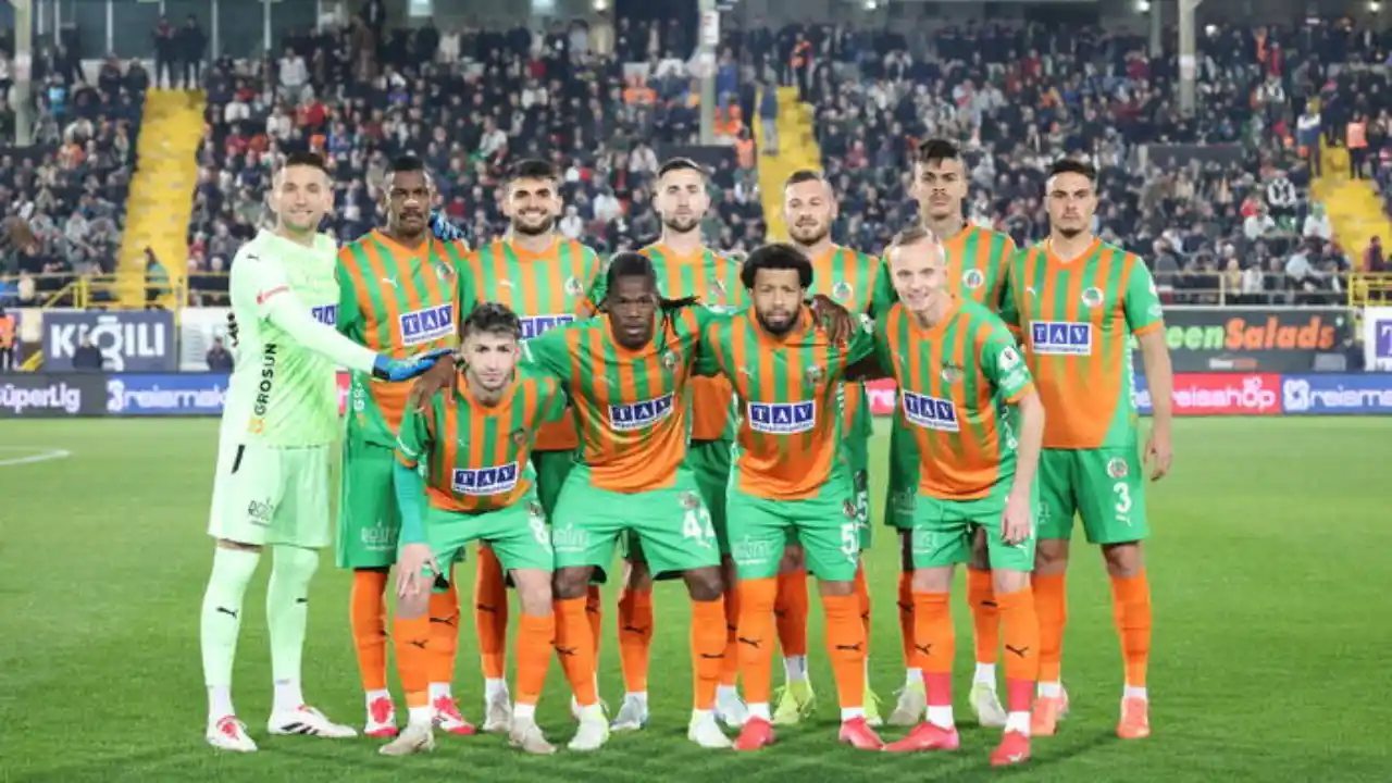 akdenizgercek-basaksehir-alanyaspor-1.webp