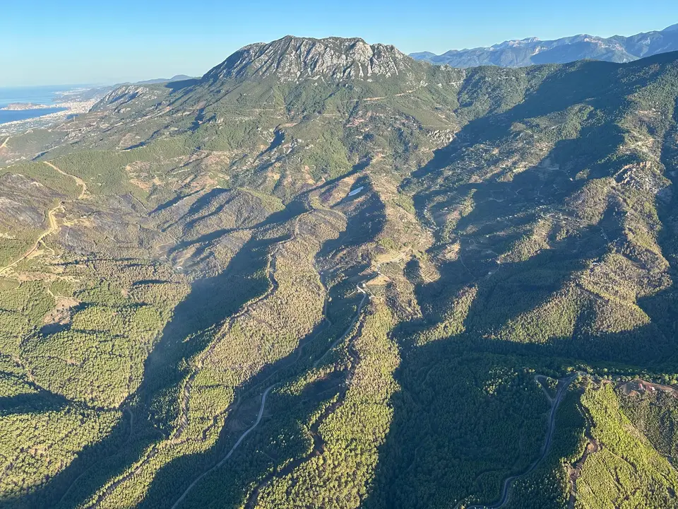 alanya-ormanlari-serit-halinde-yandi-orman-bolge-goruntuleri-yayinladi-4.webp