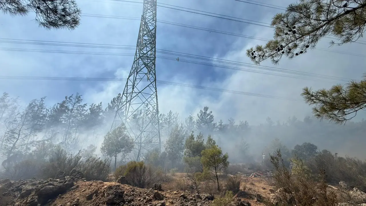 antalyada-4-gunde-yeni-yangin-kepezde-sera-atigi-iddiasi-5.webp