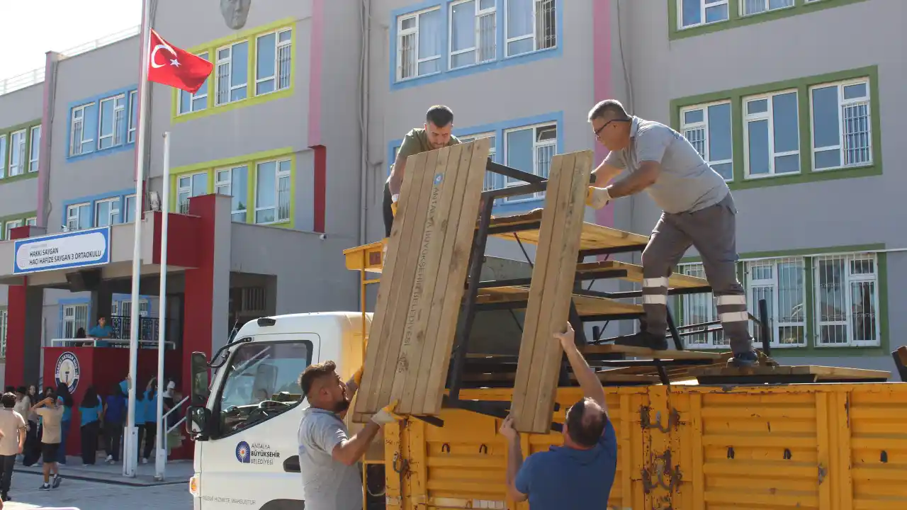 akdenizgercek-antalyada-okul-bahceleri-sosyallesme-alanina-donustu-3.webp