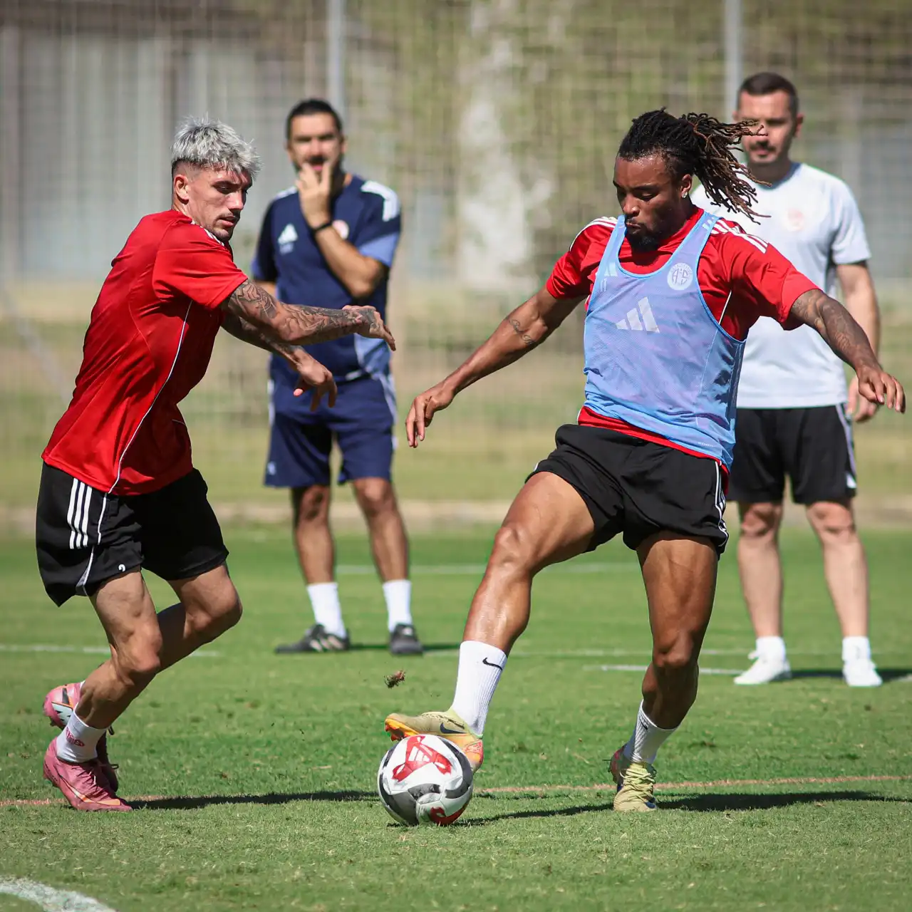 antalyaspor-gozunu-fenerbahce-deplasmanina-cevirdi.webp