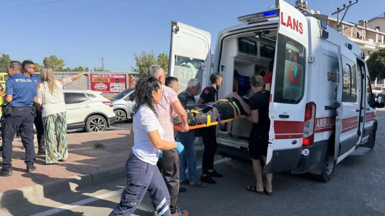 gazipasada-hafif-ticari-ile-motosiklet-carpisti-surucusu-yola-savruldu-2.webp