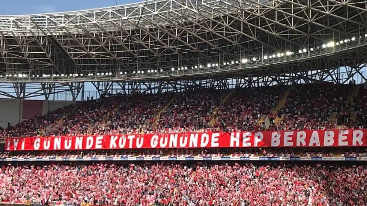 akdenizgercek-antalyaspor-taraftarina-kotu-haber-tribunler-bos-mu-kalacak.webp