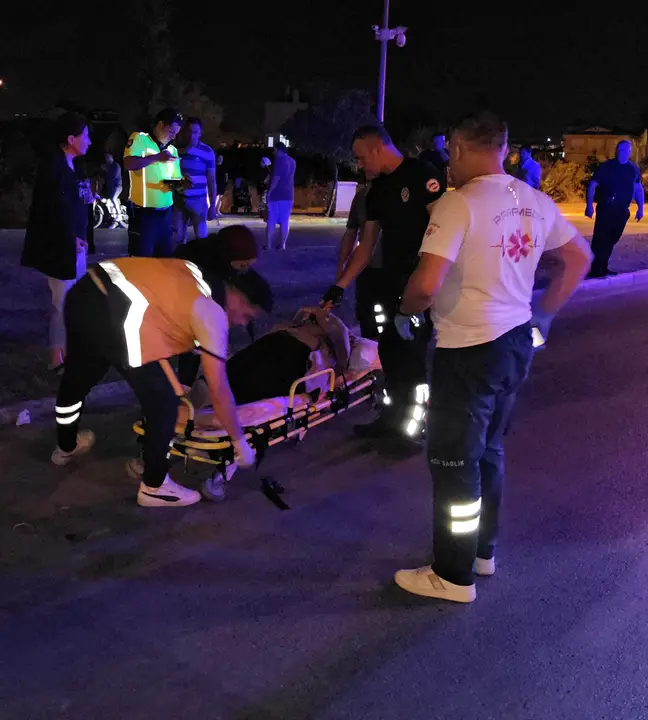 side-yolu-uzerinde-gece-yarisi-kaza-refuje-savruldular-5-yarali-3.webp
