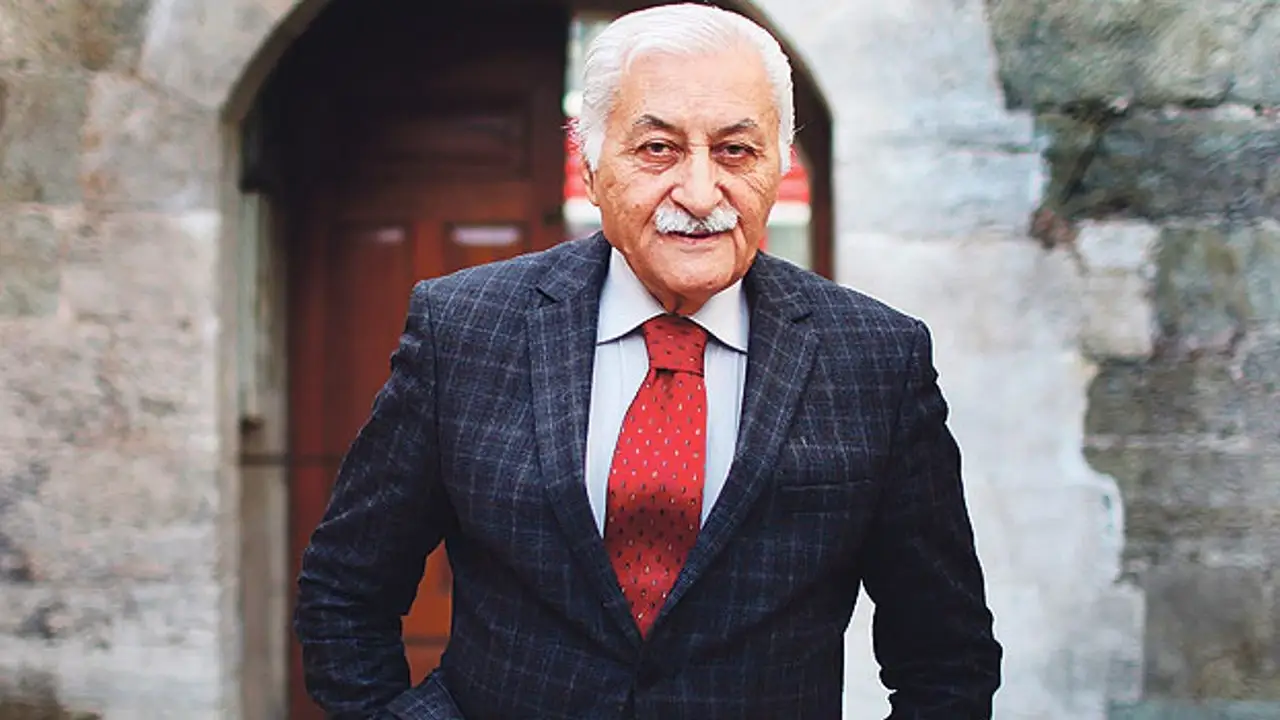gozlerin-istanbul-oluyor-birden-sair-yavuz-bulent-bakiler-hayata-veda-etti-yavuz-bulent-bakiler-kimdir-2.webp