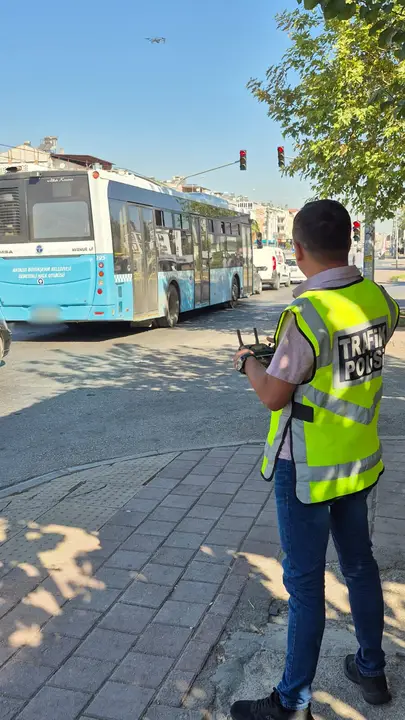 antalyada-trafik-mercek-altinda-62-bin-arac-denetlendi-16-bin-surucuye-ceza-4.webp