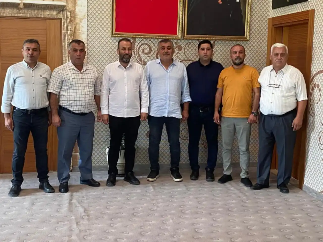 baskan-yildirimin-ardindan-aksuda-istifa-depremi-7-meclis-uyesi-istifa-etti-2.webp