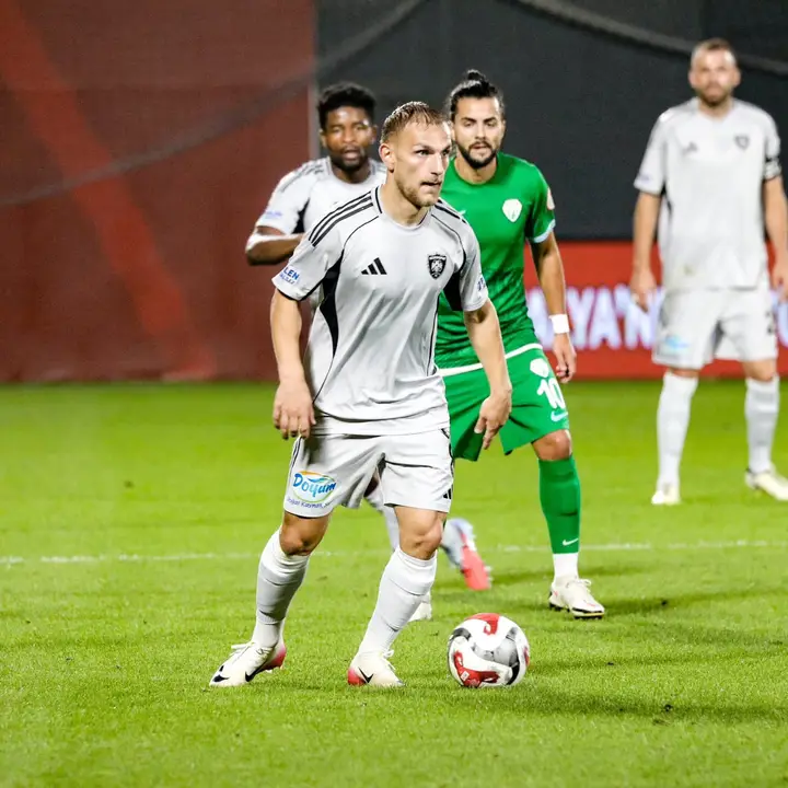 serik-spor-yenilmez-erzurumspordan-puan-aldi-4.webp