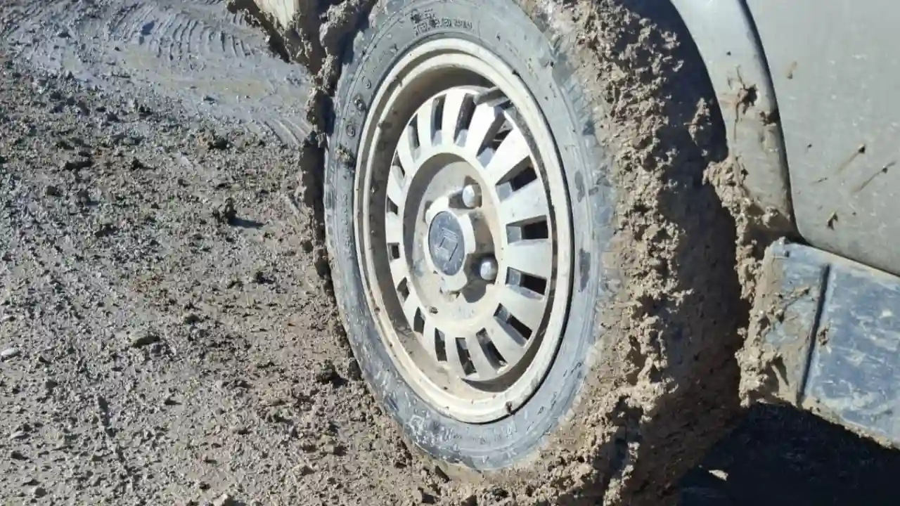 akdenizgercek-manavgatta-golet-insaati-yolu-camura-gomdu-5.webp