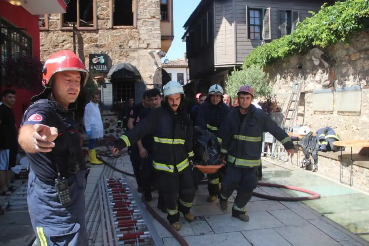 kaleicindeki-otel-yangininda-iki-kisin-hayatini-kaybetmisti-davada-rapor-bekleniyor-3.webp