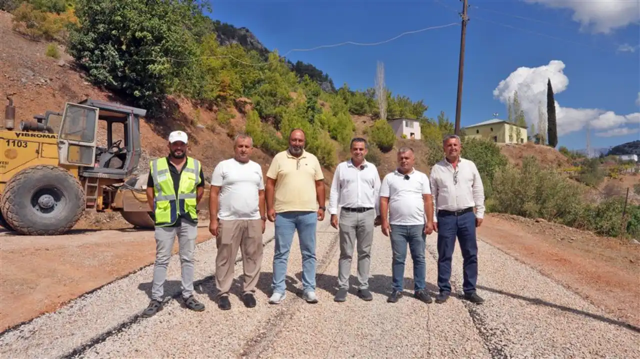 alanyada-camlica-mahallesi-asfaltla-bulusuyor-3.webp