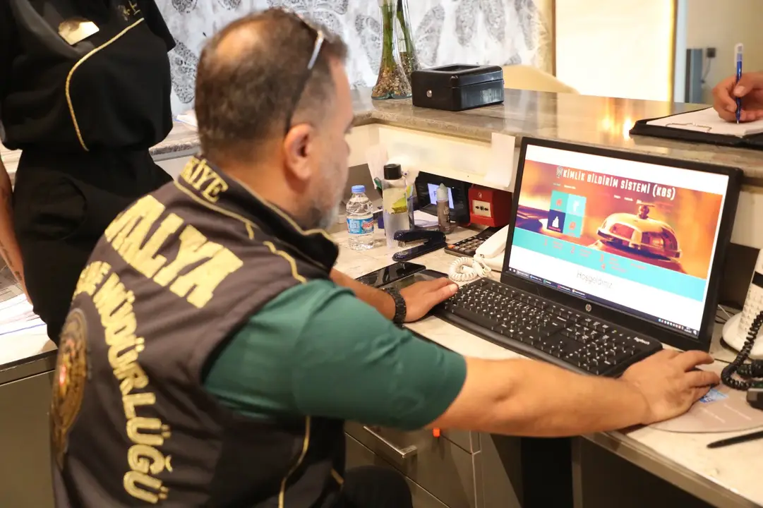 antalyada-392-isletmeye-baskin-13-ceza-kesildi-3.webp