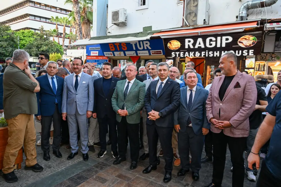 bilimden-sofraya-antalyanin-tatlari-batem-kaleici-urun-satis-noktasinda-3.webp