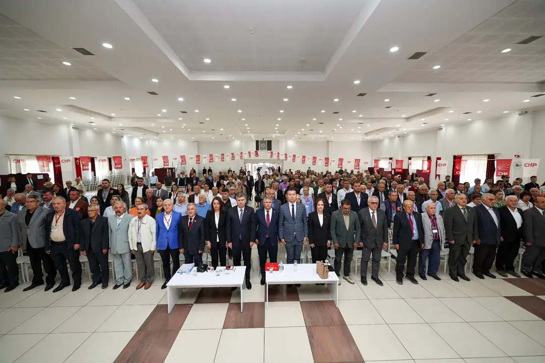 chp-burdur-merkez-kongresinde-cekismeli-secim-divarci-donemi-basladi-2.webp