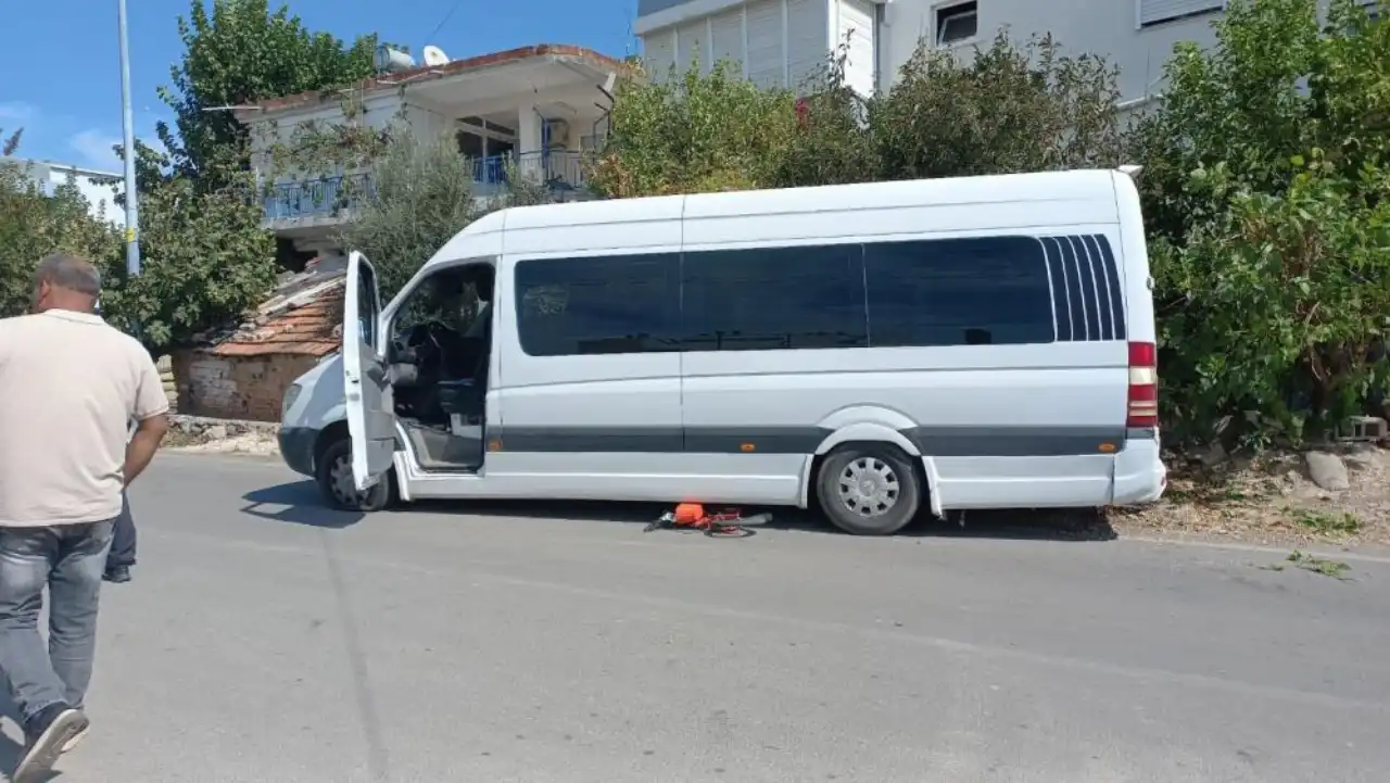 serikte-feci-kaza-9-yasindaki-asli-ela-minibusun-altinda-kaldi-2.webp