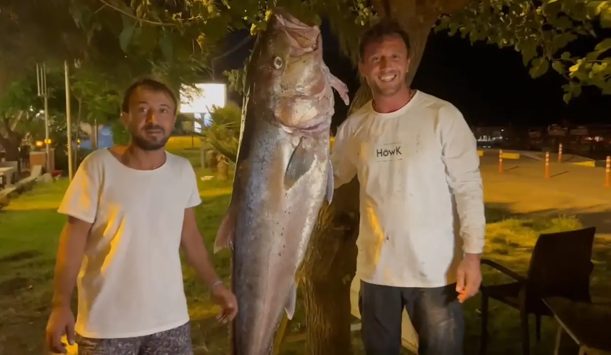 adrasanda-dev-akya-yakaladilar-1-80-boyunda-60-kilo-2.webp
