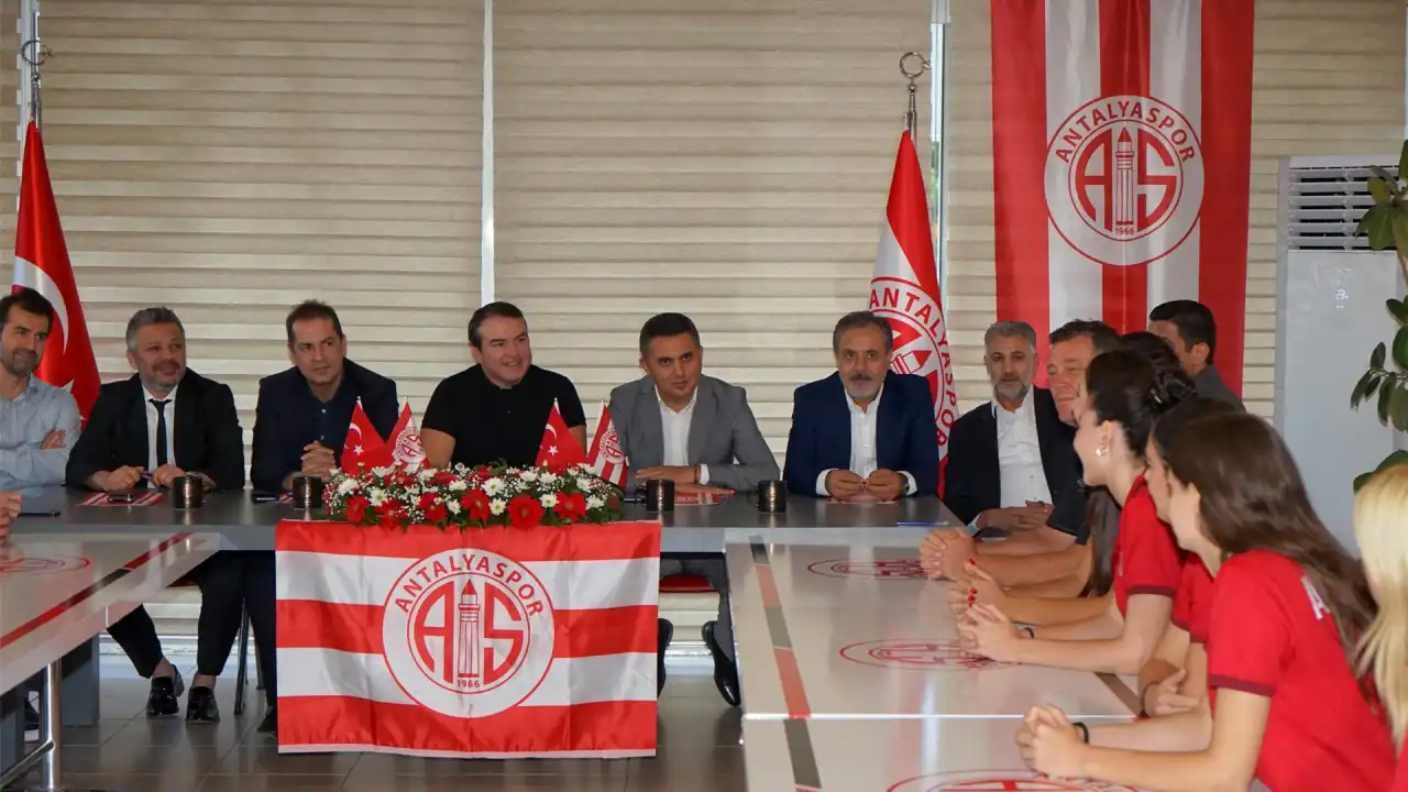 akdenizgercek-antalyaspor-voleybol-2.webp