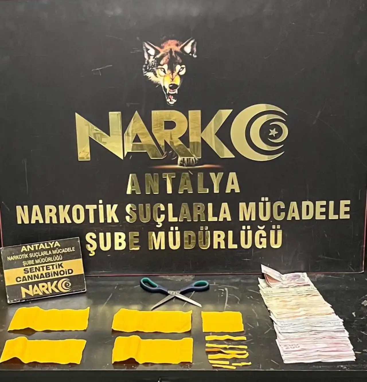 narkotik-ekipleri-antalyada-harekete-gecti-uyusturucudan-29-supheli-yakalandi-3.webp