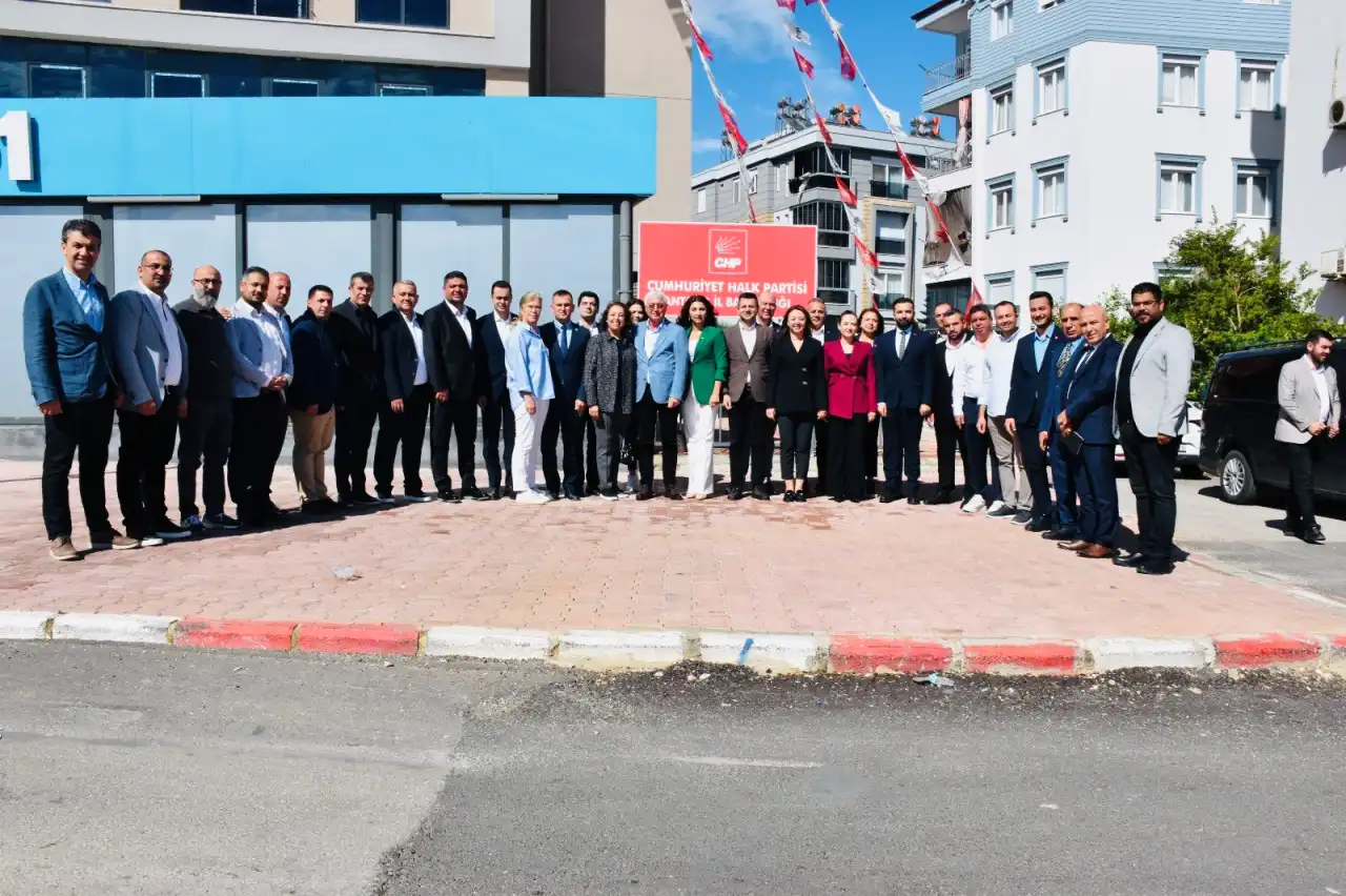 chp-antalyada-il-kongresi-oncesi-kritik-toplanti-2.webp