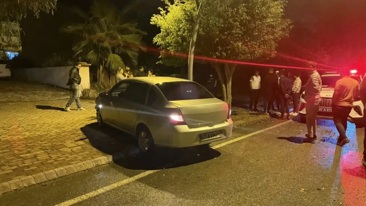gazipasada-asiri-hiz-kazaya-neden-oldu-surucu-olay-yerinden-kacti.webp